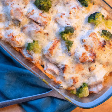 Cheesy Chicken and Broccoli Bake