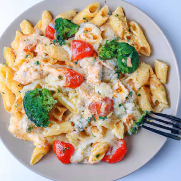 Cheesy Chicken Pasta with Broccoli and Tomatoes